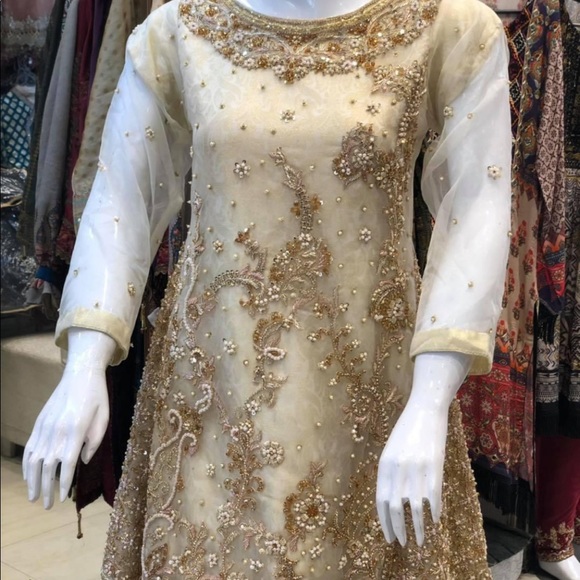 Meet your Posher, Hoorain - Picture 2 of 5